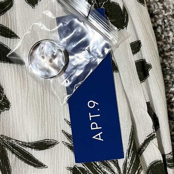 Apt. 9 Skirt, Women's size L, button front, fully lined, New with tags - Picture 4 of 14